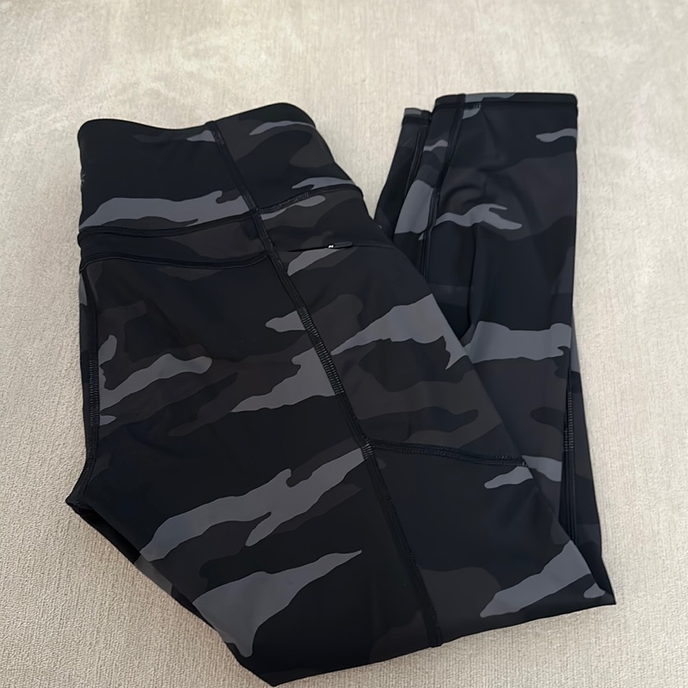 Worn 1x - Athleta Contender 7/8 Tights